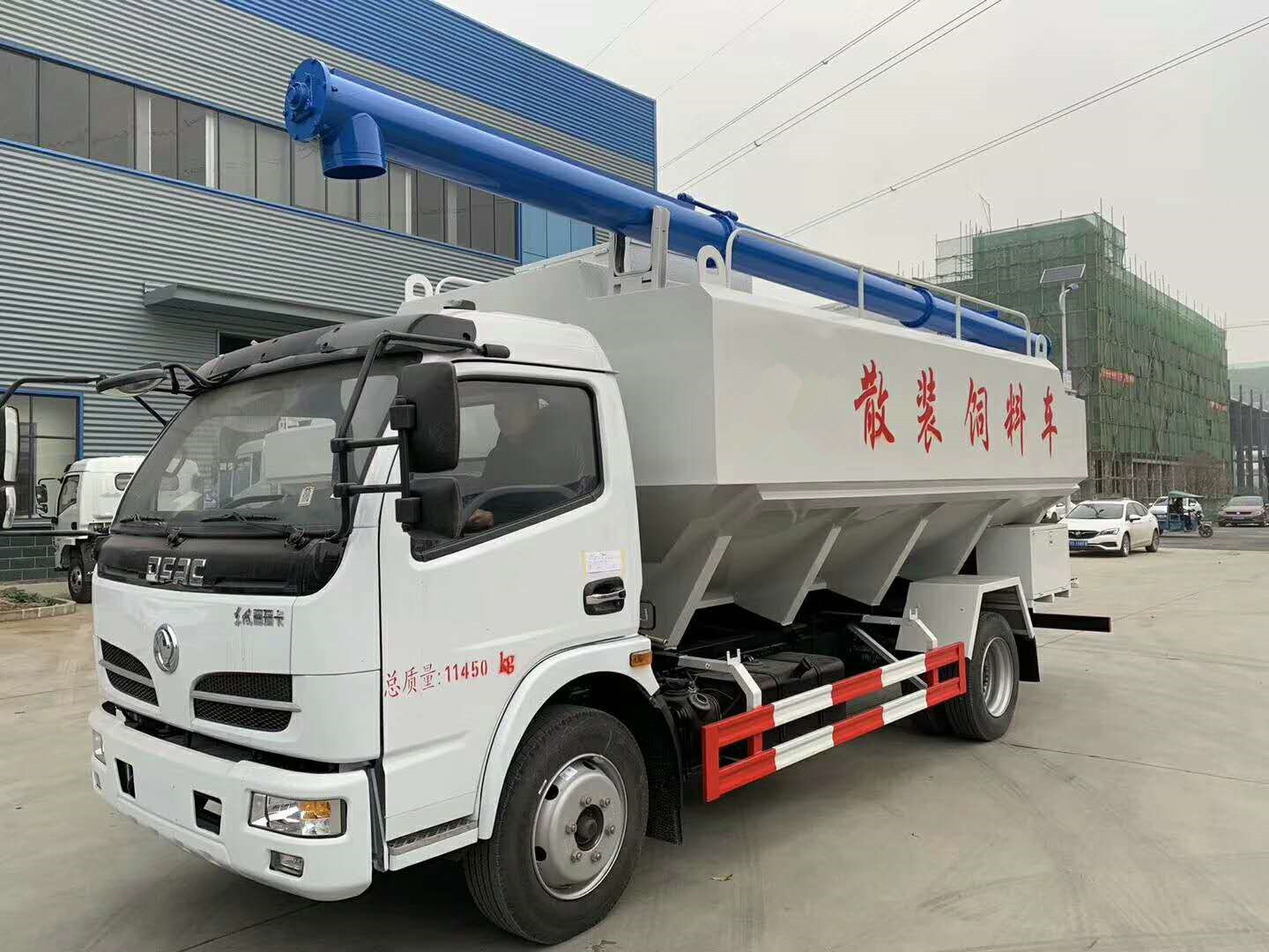 東風大多利卡12方（6噸）散裝飼料車