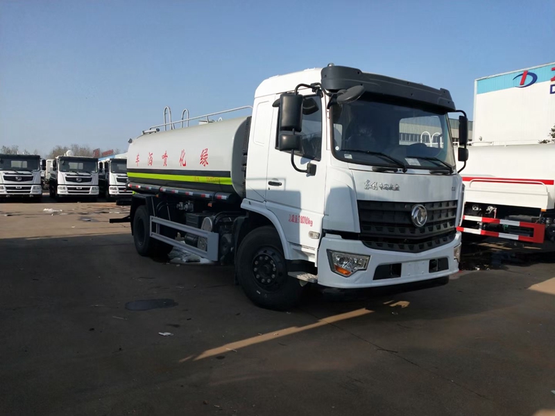 國(guó)六D3L 15立方灑水車